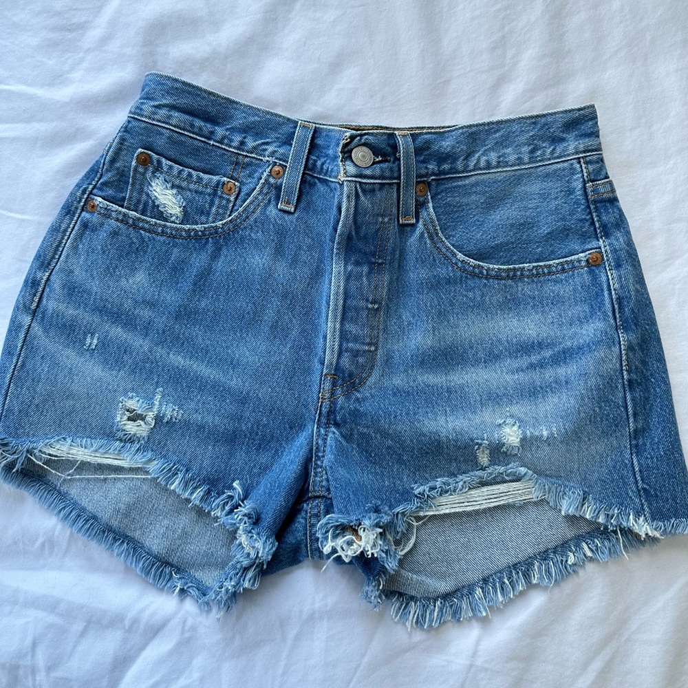Levis woman’s shorts frayed and distressed